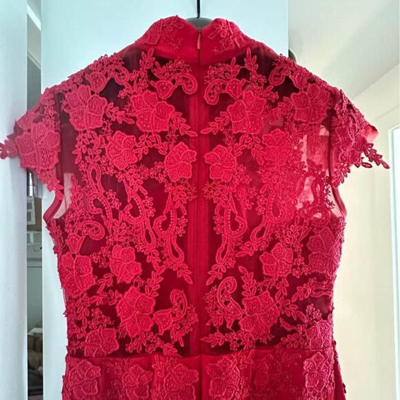 BETH AND BRIAN | Floral embroidery, mermaid wedding Qipao - Picture 5 of 6